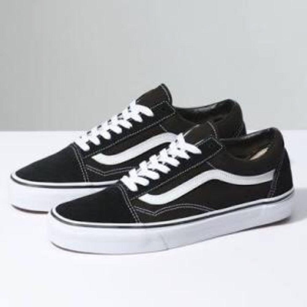 🤍🖤old skool vans black and white 🖤🤍
